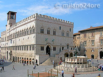 Perugia Palazzo Priori mit der Fontana Maggiore